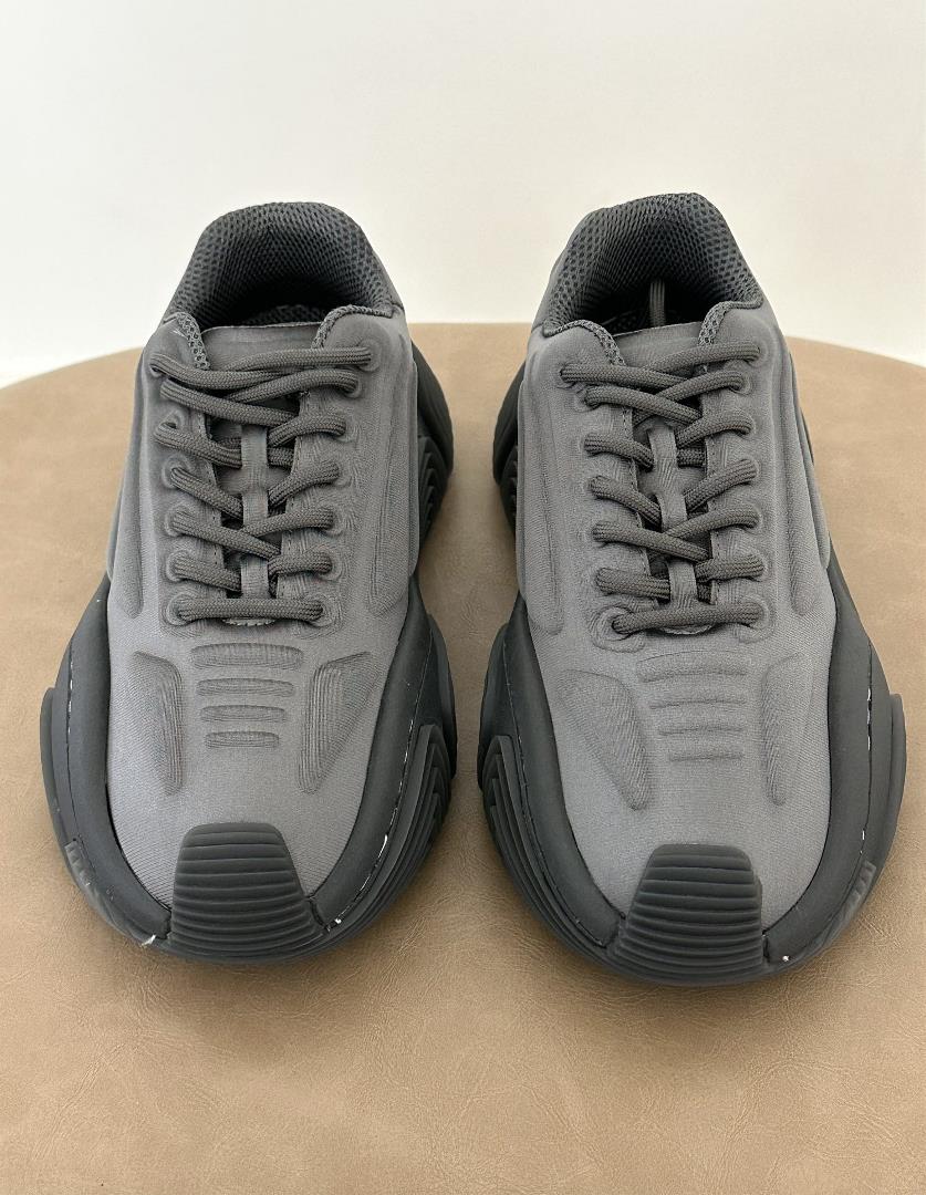 Grey Aw Vortex Shoe Size 3536373839 This sports shoe is designed with a unique pattern to create