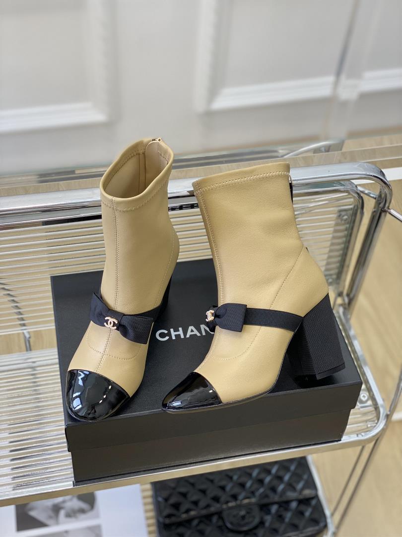 Chanel Bow Short BootsTake a good look at this seasons collectionMary Jane cannot refuse the b