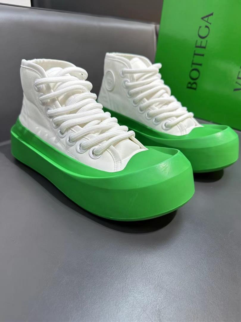BV New Big Head Shoes Jumpo Collection Item Green black surfaceThe fire has been in a mess lately P
