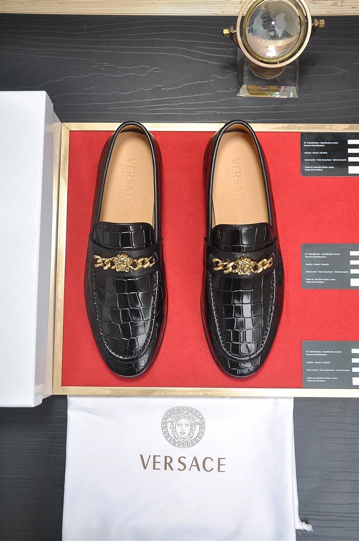 Versace All Cow Lining Versace Shoppe was launched at the same time new mens shoes and fabrics wer