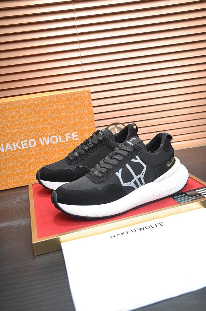 The Naked Wolfe couple casual shoes feature a thick texture white rubber sole and pure cotton screen printing on the upper to showcase personality