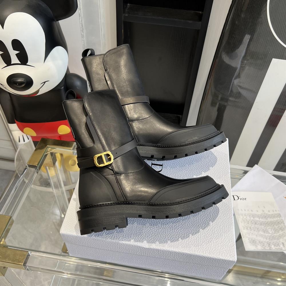 Dior CD buckle rubber toe short bootsTop level versionThe upper leg has a high sense of sophistication a threedimensional full and handsome design