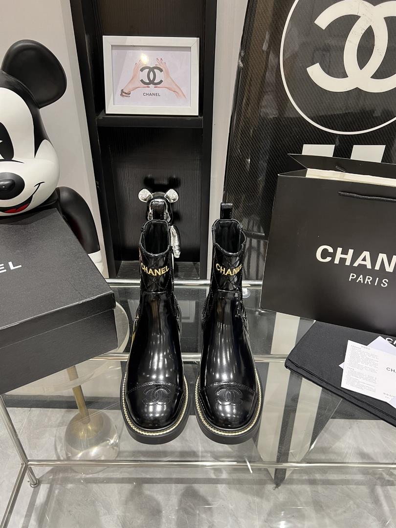 Chanel 23 the latest Chanel Paris runway with super breathable and comfortable upper legs highli