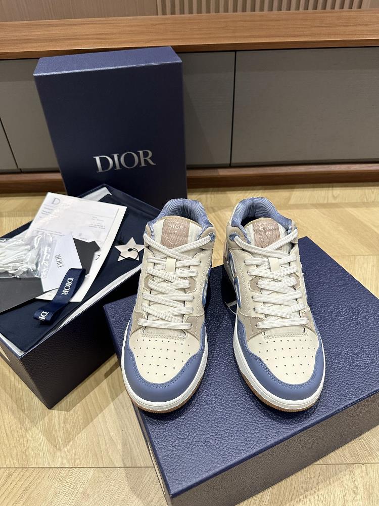 High Edition Dior CD b57 New Couple Skateboarding Shoes Source Edition Exclusive Leather Embroidery with 3D Die Casting Technology Logo Design TPU Sol