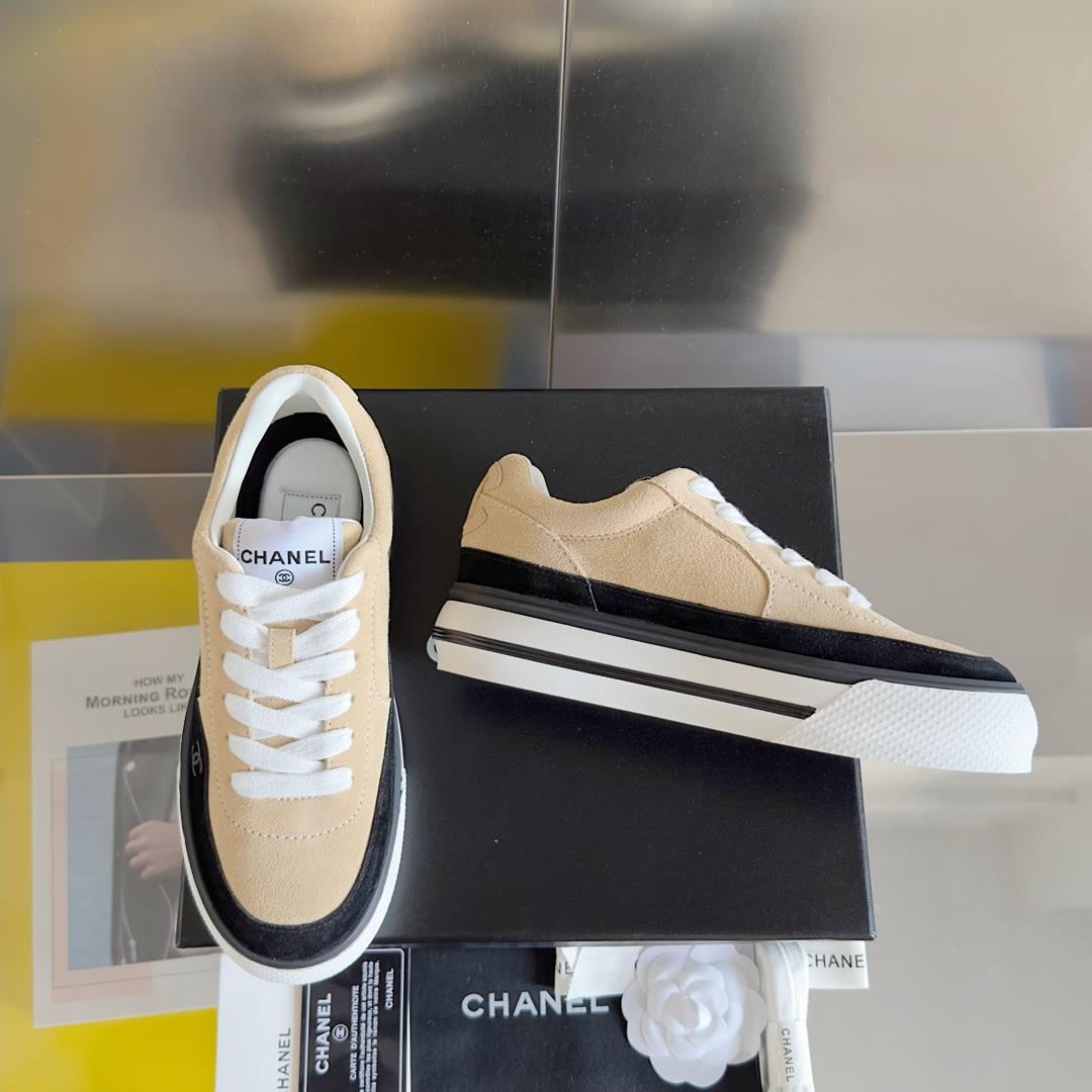 Top level version Low Chanel Chanel 23B Panda Color Sneaker Xiaoxiang Casual Sports Shoes