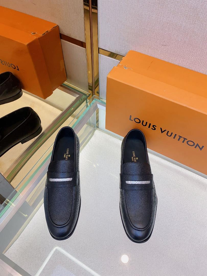 Lv brand  leather outsole SAINT GERMAN Slipon shoe This Slipon shoe leather shoes use imported bea