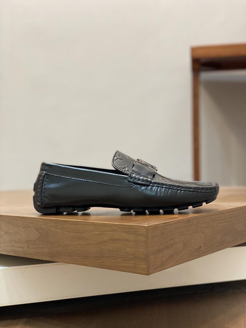 Louis Vuitton LUXEMBOURG SAMOTHRACE series of bean shoes made a remarkable debut on the s