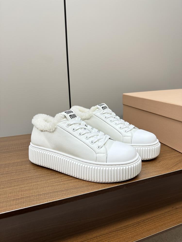 Miao Miao Miao 2023 Early Autumn New Wool Sneakers The latest casual small white shoes featured in the counter are now available in hard goodsA popula