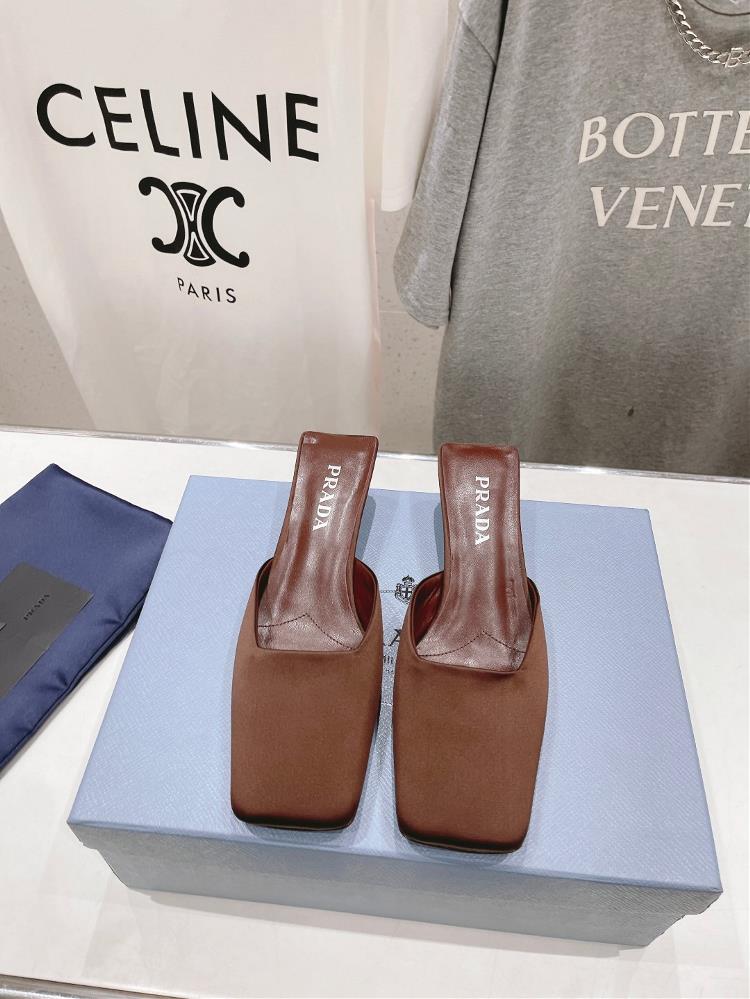 High version factory PRAD2024 SpringSummer Counter New Product Cute and sweet highheeled slippers and small single shoesSexy yet adorable the stun