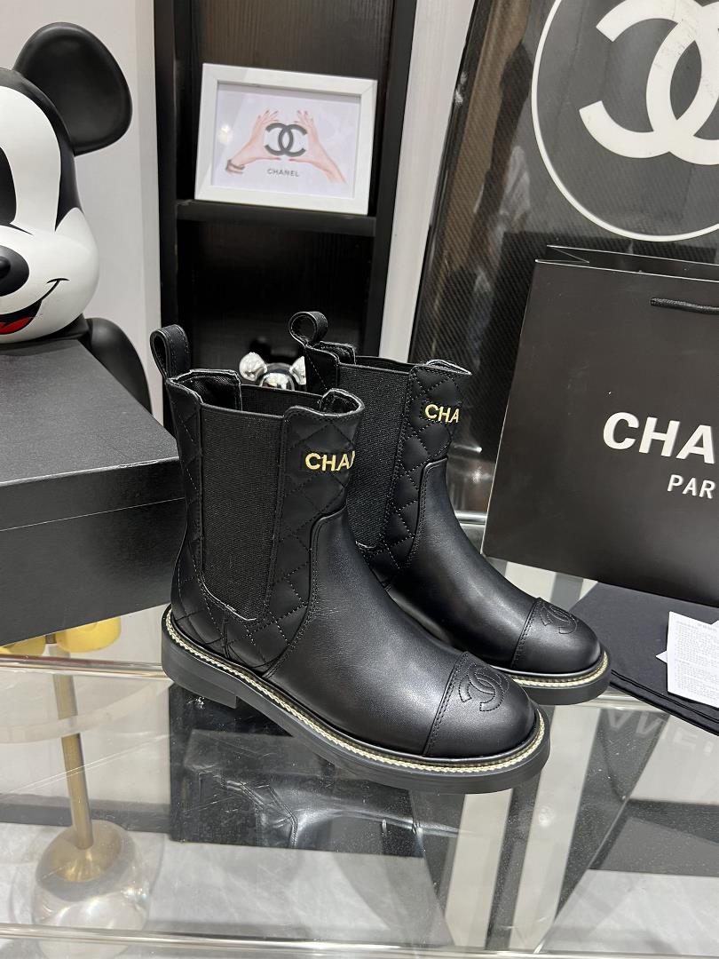 Chanel 23 the latest Chanel Paris runway with super breathable and comfortable upper leg