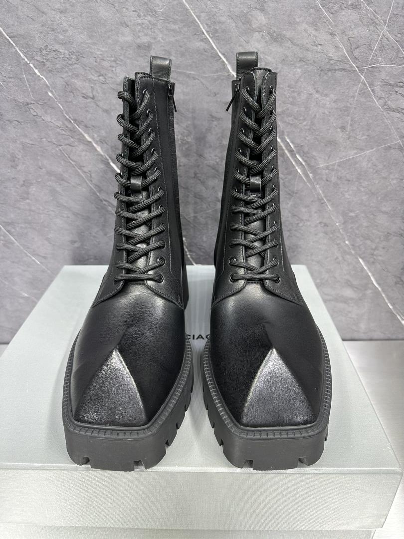 The toplevel version 2023 Balenciaga Triples is the worlds hottest fashion trend shoe fr