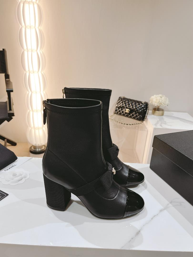 chanel Summer and Autumn Princess BootsShort boots one of the super difficult to buy seri