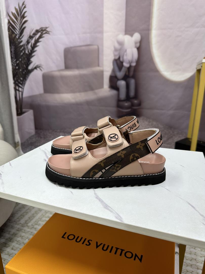 LV Louis Vuitton luxury brand sports and leisure sandals are made of imported original cowhide mater