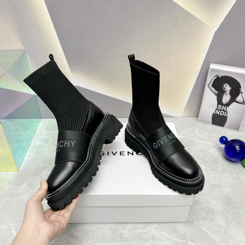 Factory toplevel versionGIVENCHY 2023vs AutumnWinter New CollectionRound headed letter s