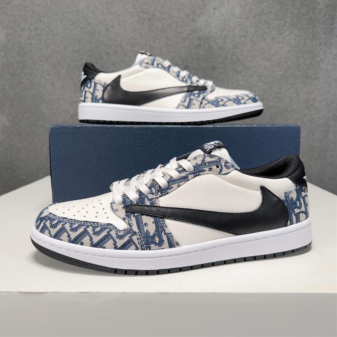 The Dior X nike co branded low top casual sports shoes are crafted with cowhide stitching