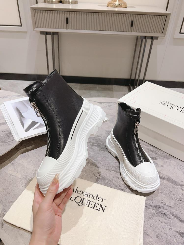 All white cowhide upper 2023 autumn and winter new ALEXANDER MCQUEEN Alexander McQueen tre