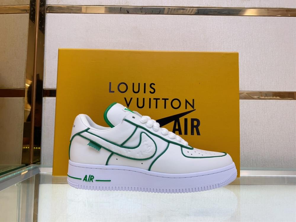 The Louis Vuitto x Nike Co branded Cool Couple casual sneaker features an unbeatable color scheme with a design philosophy that basically follows the