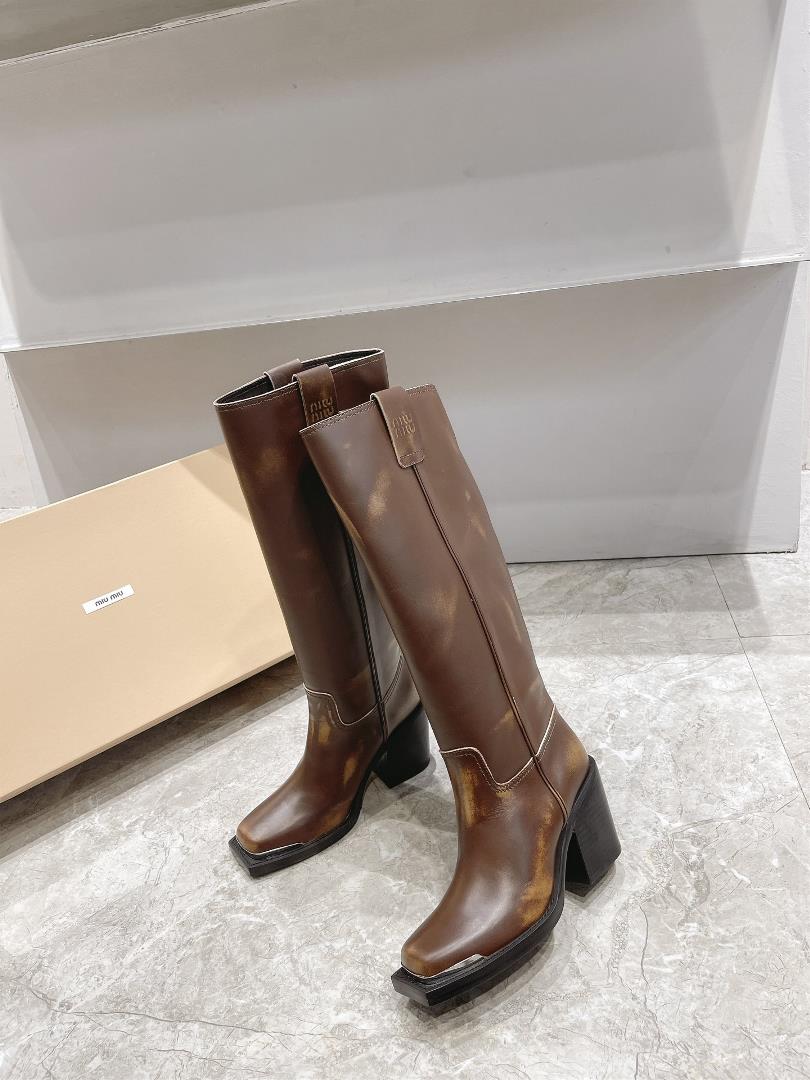 Introducing retro and trendy long boots in the Miumi 2023 AutumnWinter collectionThe toe