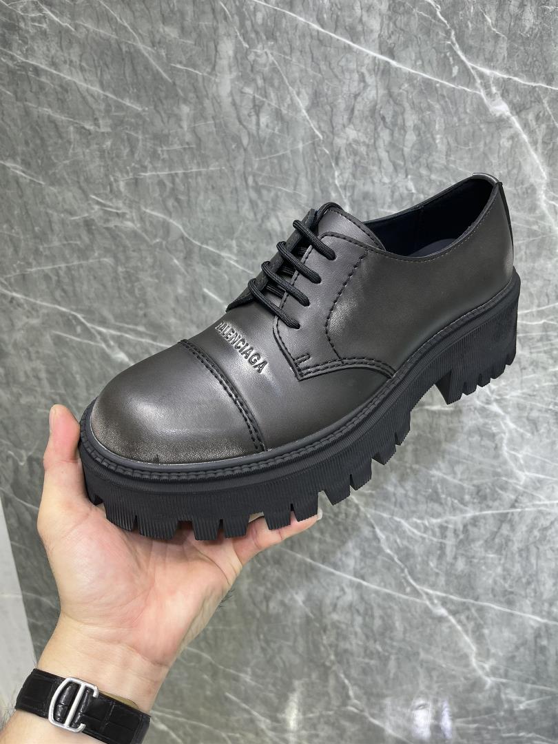 The upgraded outsole is oneonone with the original model the top version of BALENCIAGA