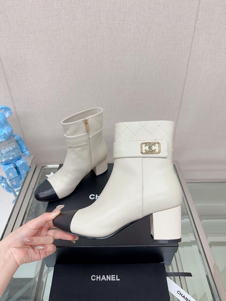 23Ss Autumn and Winter New Channel Small Fragrance Thick Heel Middle Ancient Buckle Short