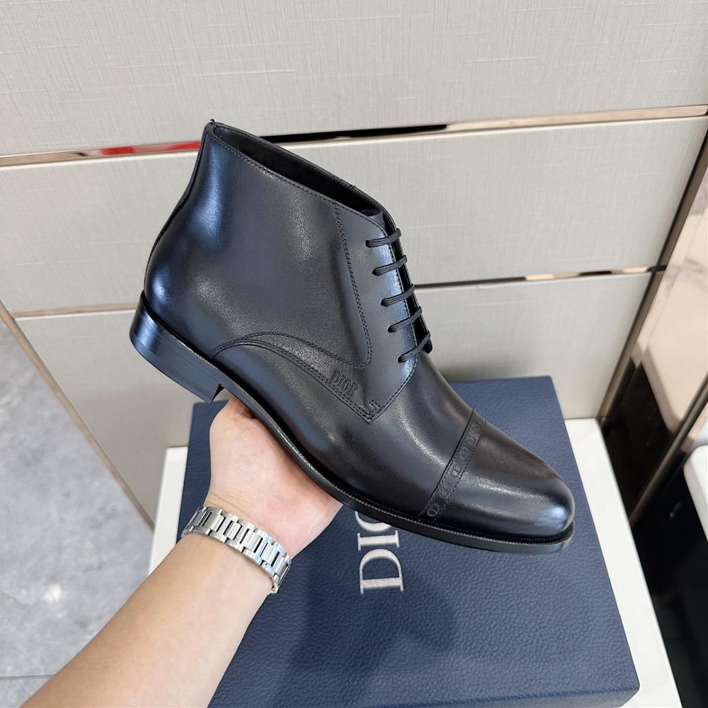 Diors latest mens and bare boot leather outsoleShort boots embody a classic elegance Cr