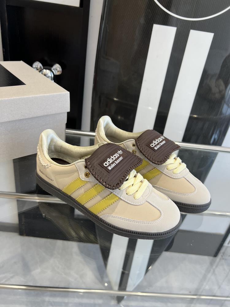 Adidas Samba X Wales Bonner Vintage Cream Brown Adidas Samba and London fashion brand Wales Bonner recently collaborated to launch two color schemes