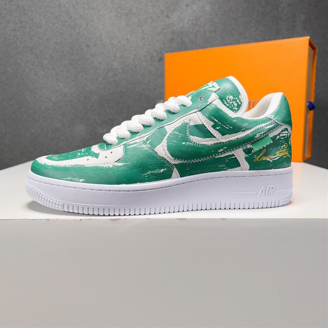 The new lvAF1 Dreamy Co branded Air Force One highend mens sports and leisure shoesOri