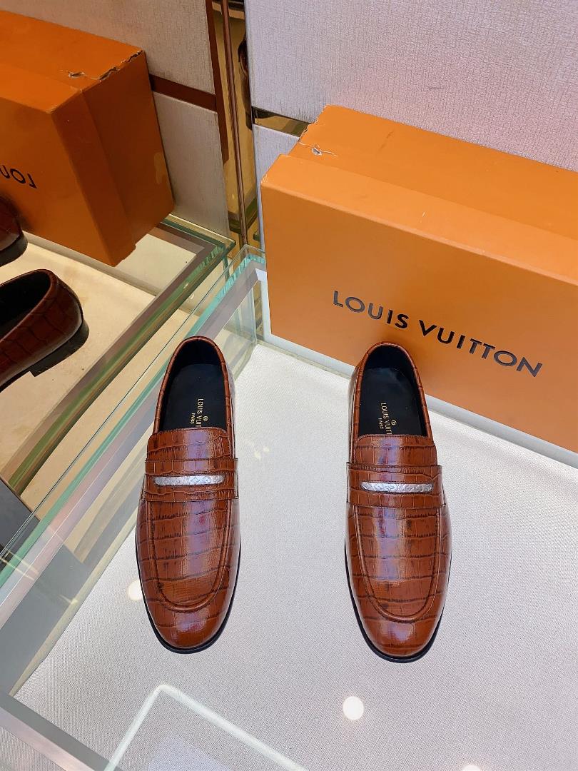 Lv brand  leather outsole SAINT GERMAN Slipon shoe This Slipon shoe leather shoes use imported bea