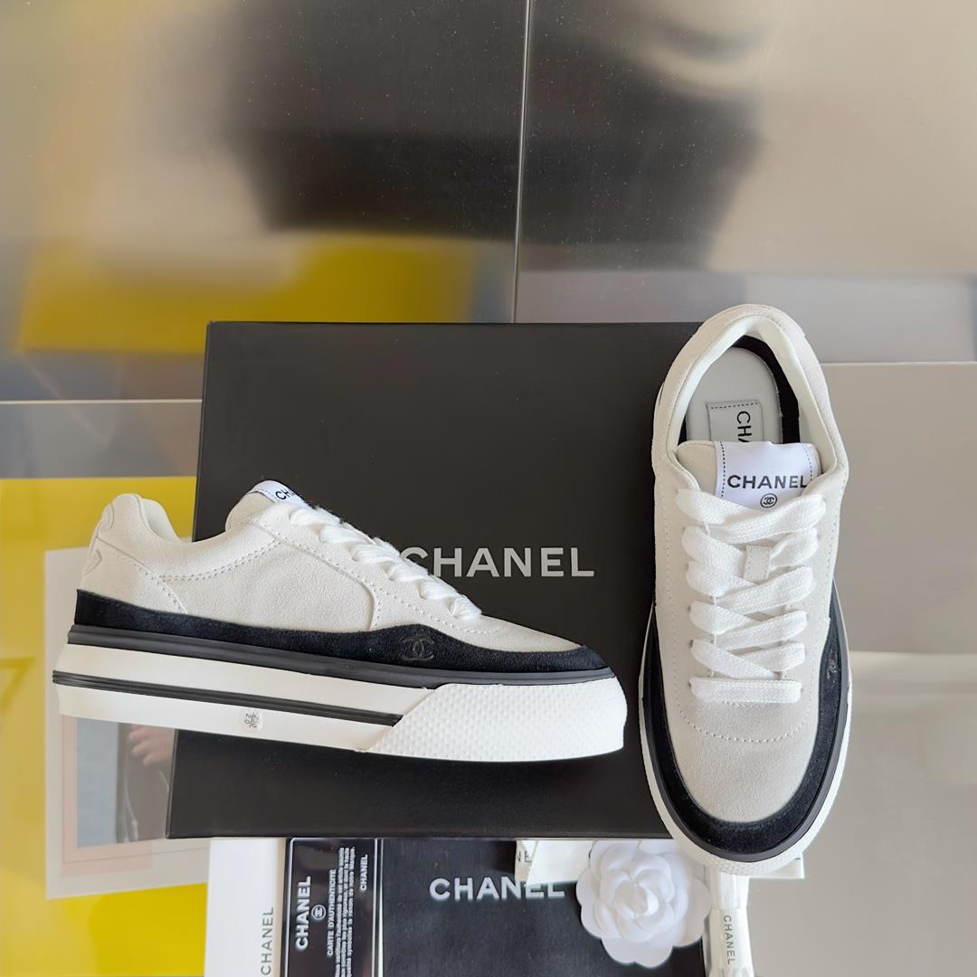 Top level version Low Chanel Chanel 23B Panda Color Sneaker Xiaoxiang Casual Sports Shoes