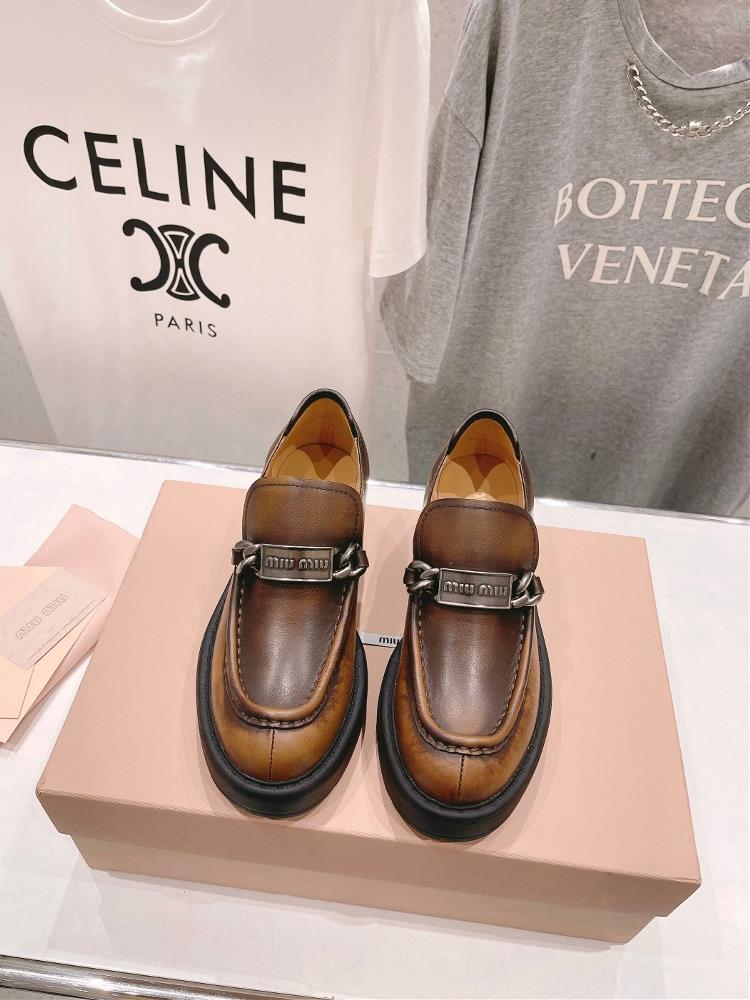 High version factory MiuMiu 2024ss SpringSummer runway thick sole loafersFrequently appearing on the covers of major fashion magazines loved by vari
