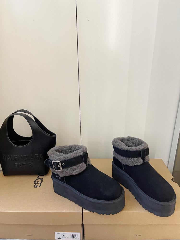 UGGs latest autumn and winter new womens casual and comfortable thick soled Chelsea motorcycle fashion bootsMade of imported leather and fur the o