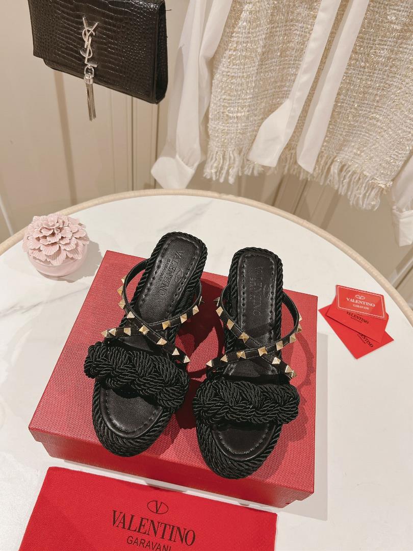 The highest version in the market exclusive new model 2023 the latest Valentino womens sandals Va