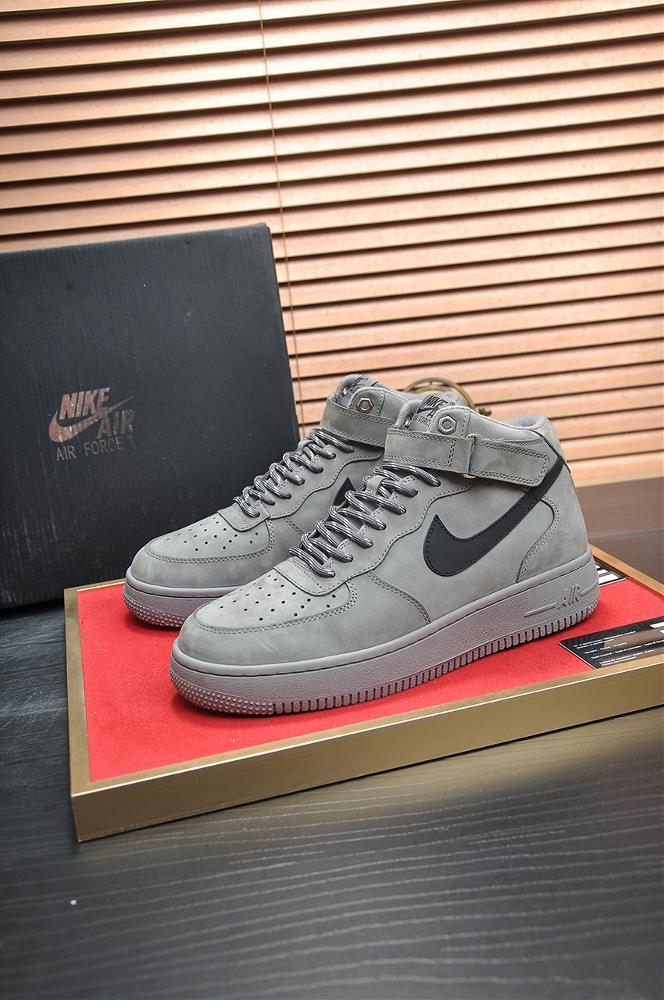 The Nike Air Force 1 Plus Maoli Couples Air Force One High Top Low Top Full Series Sports Board Shoes are made of specially supplied NAPPA leather ma
