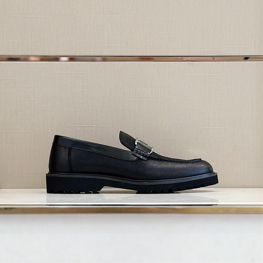 TODS T TIMELESS leather loafersThis Lefu shoe is made of semi high gloss grain leather an