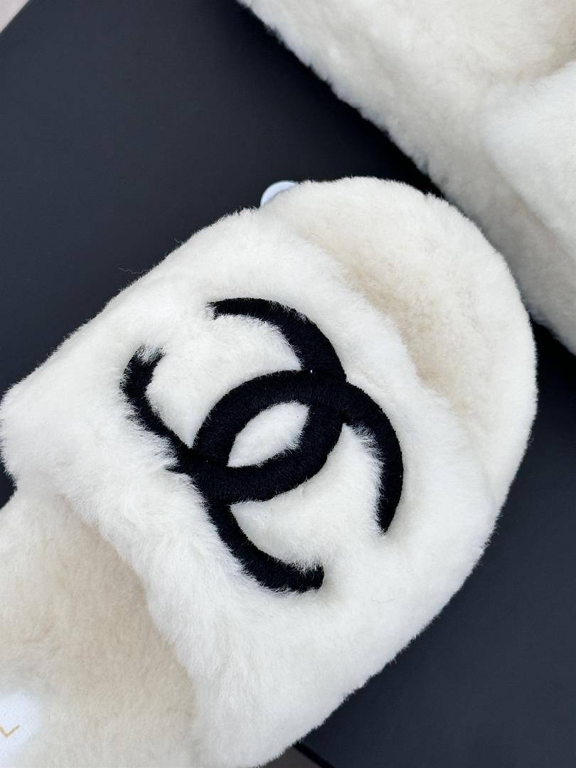 factory price chanel classic four season double c humy slipper this hair is really cute a