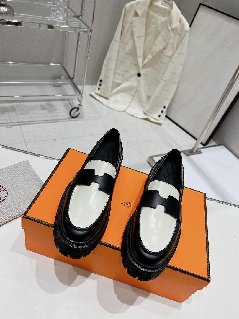 Hermes Hs new thick soled Slipon shoe in autumn 2023 are simple elegant and advanced very durabl