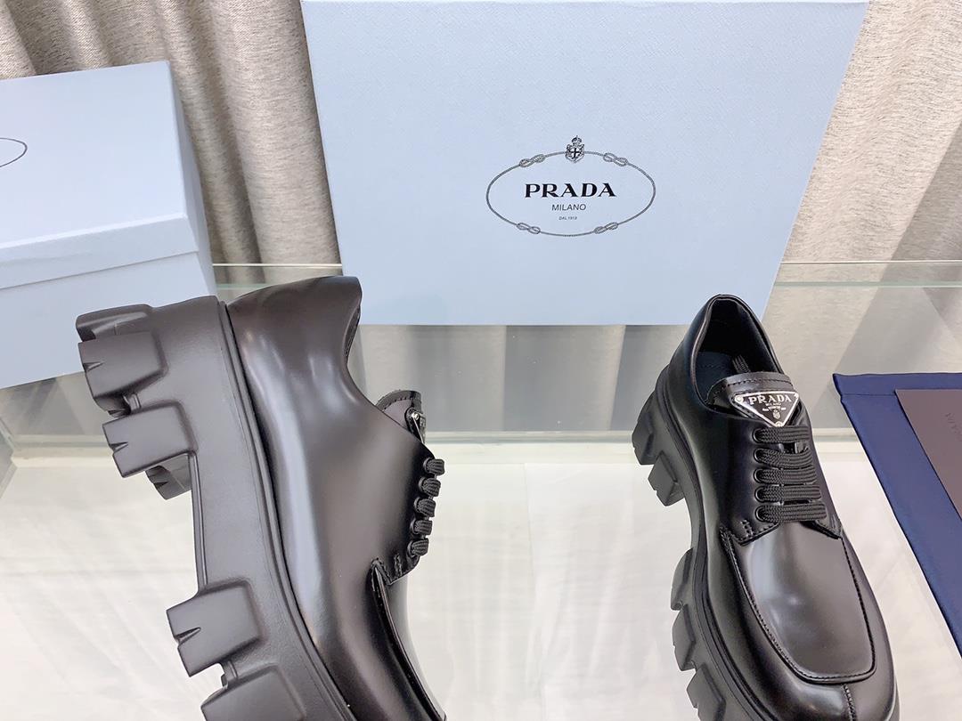 Prada Prada shiny leather lace up thick soled Slipon shoe shoesUpper opening bead coated