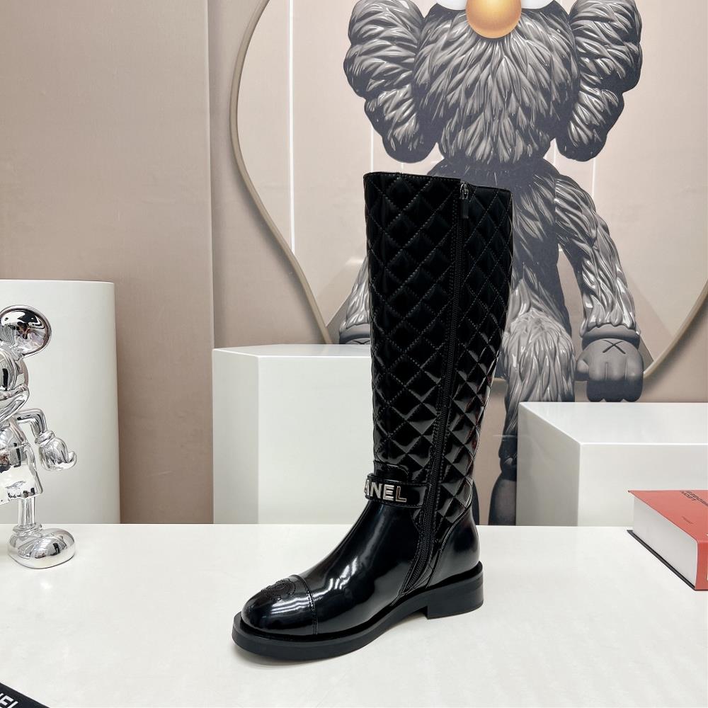 Chanel bootsRound headed letter boots