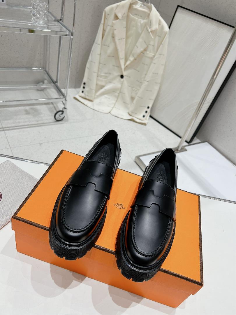 Hermes Hs new thick soled Slipon shoe in autumn 2023 are simple elegant and advanced very durabl