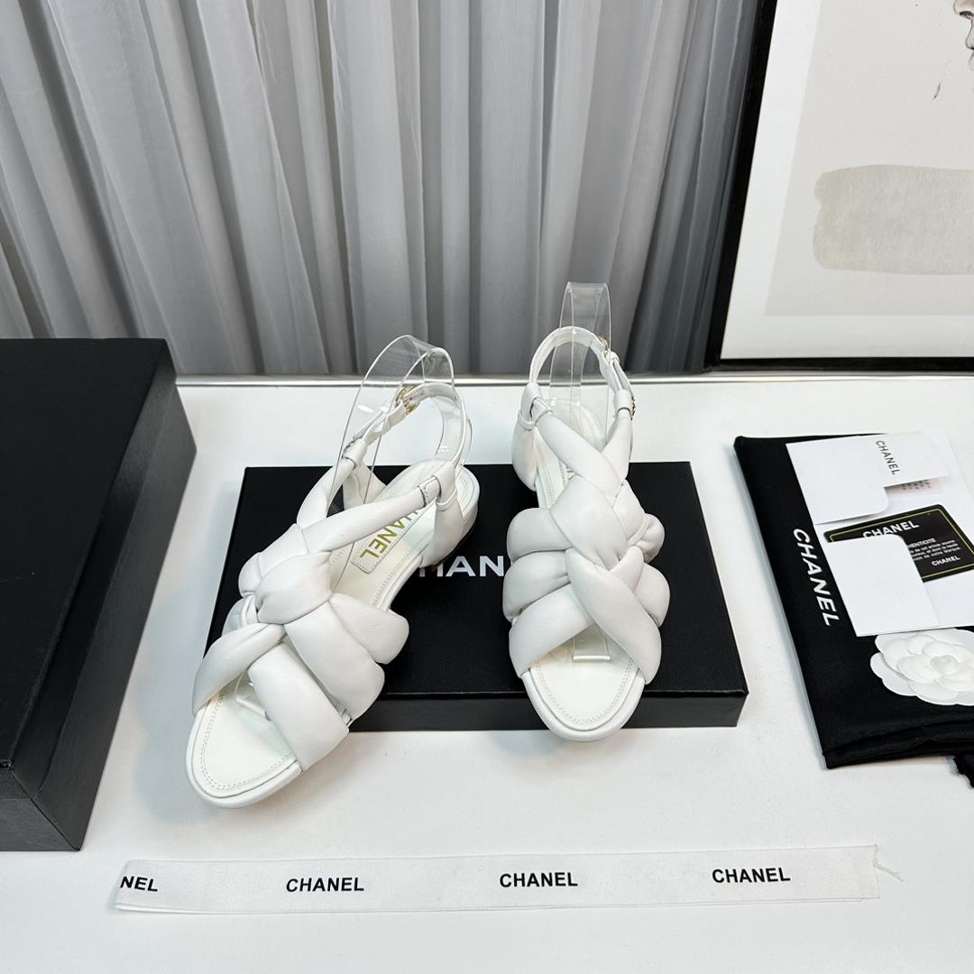 CHANEL Summer New Knitted SandalsEvery spring and summer Grandma Xiangs family will inevitably