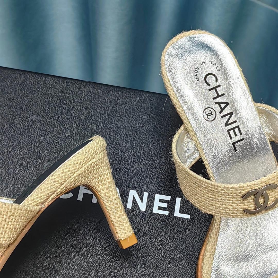 Genuine leather outsoleChanel Chanel Medieval Series Woven SandalsA minimalist yet not simple 