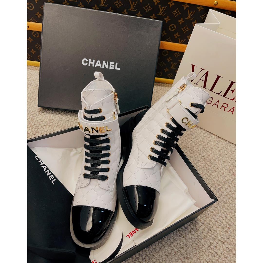 Latest Martin Boot CollectionThe top tier show series Chanel Xiaoxiang a new autumn and winter pro