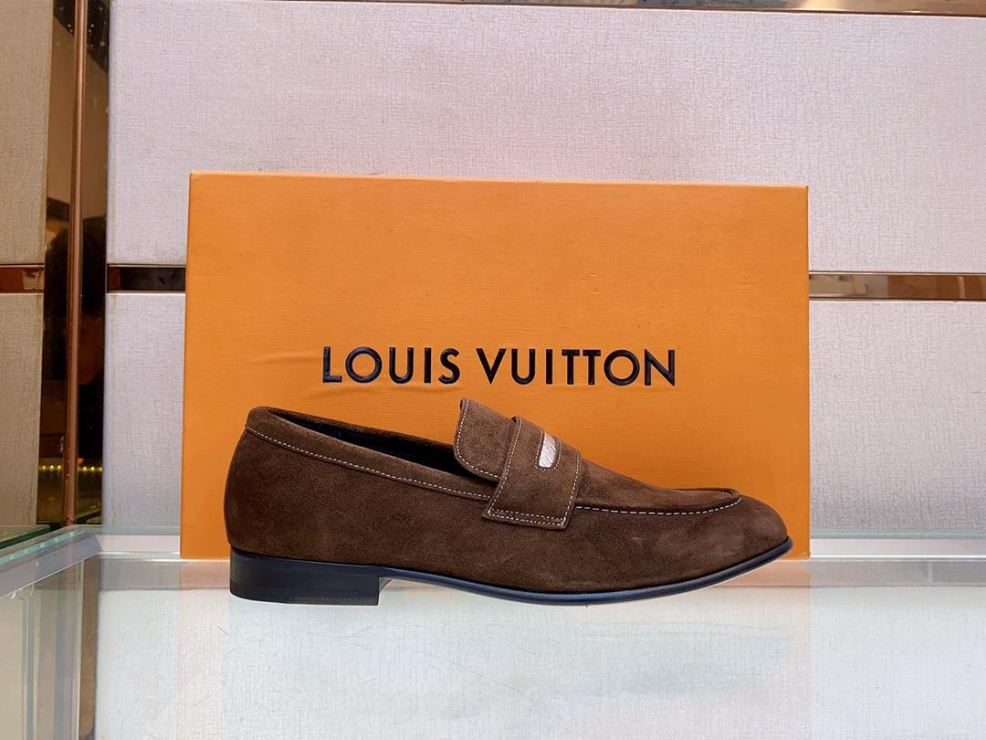 Lv brand  leather outsole SAINT GERMAN Slipon shoe This Slipon shoe leather shoes use imported