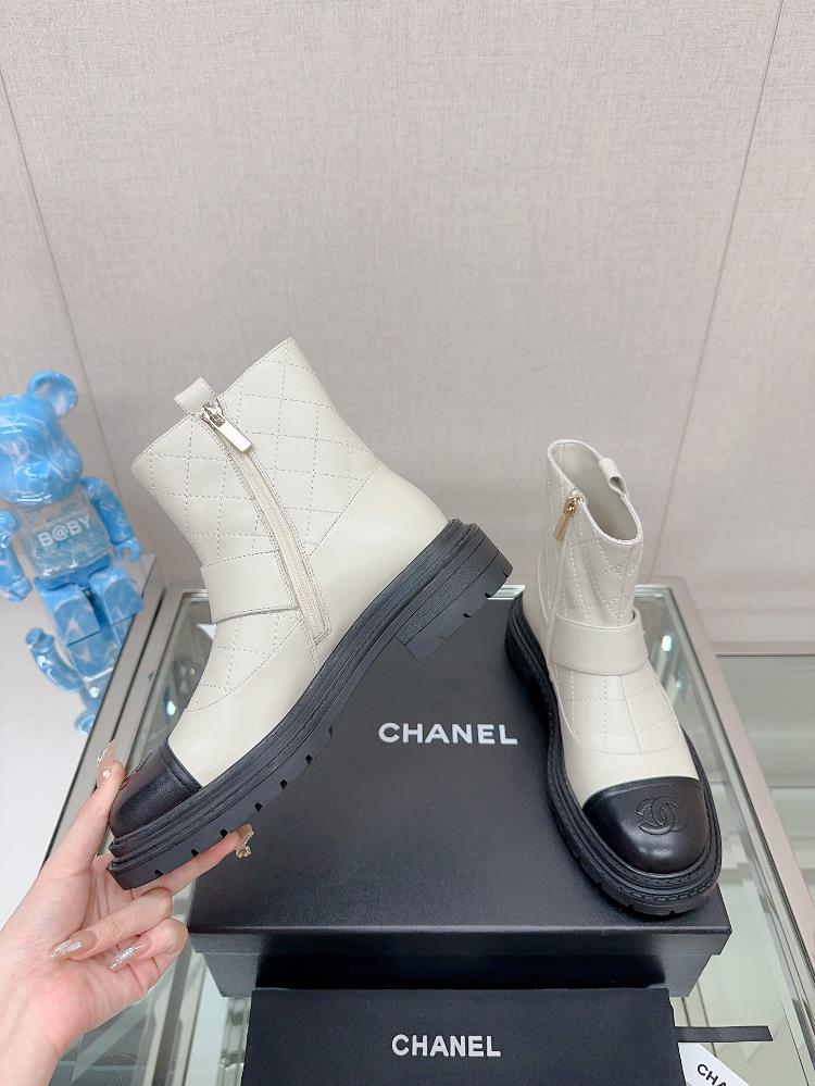 23Ss Autumn and Winter New Channel Small Xiangling Grid Double C Buckle Short Boots Thick