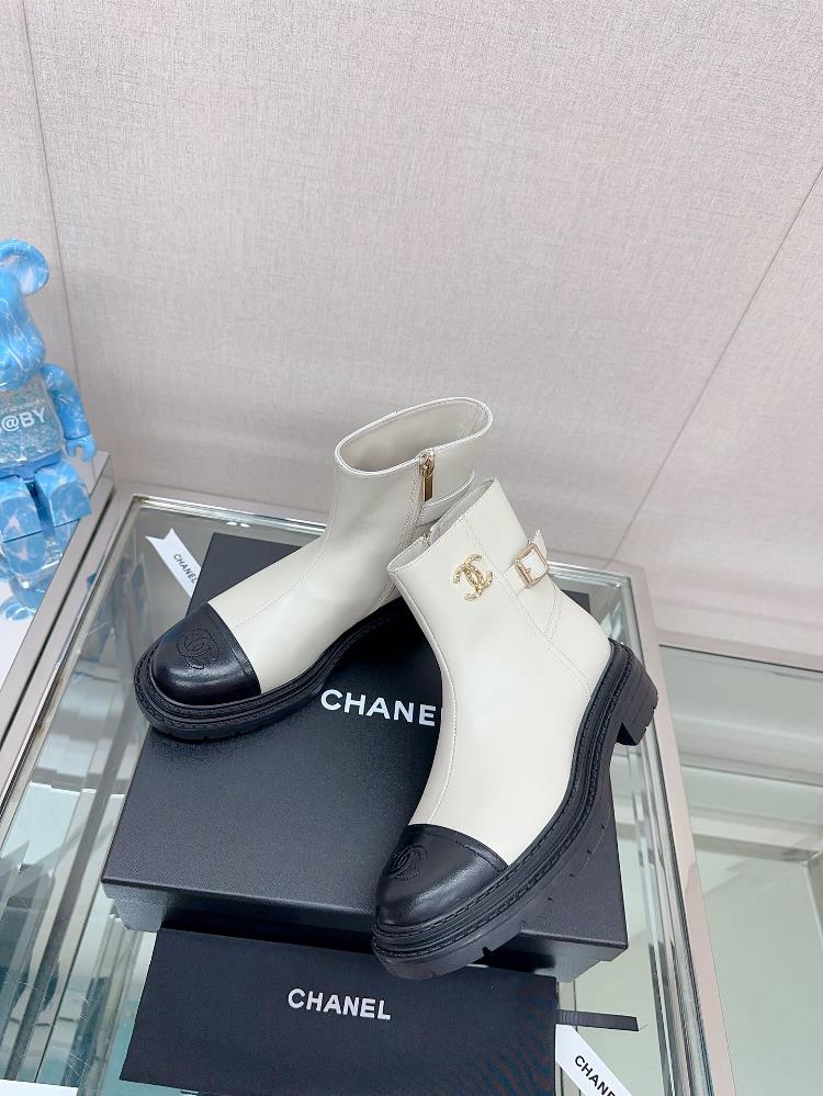 23Ss Autumn and Winter New Channel Small Fragrance Smooth Face Double C Buckle Short Boots