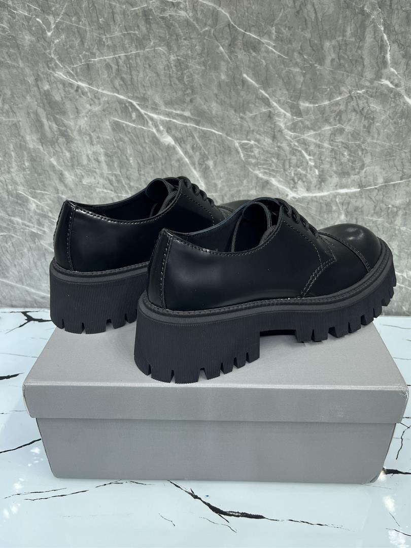 The upgraded outsole is oneonone with the original model the top version of BALENCIAGA