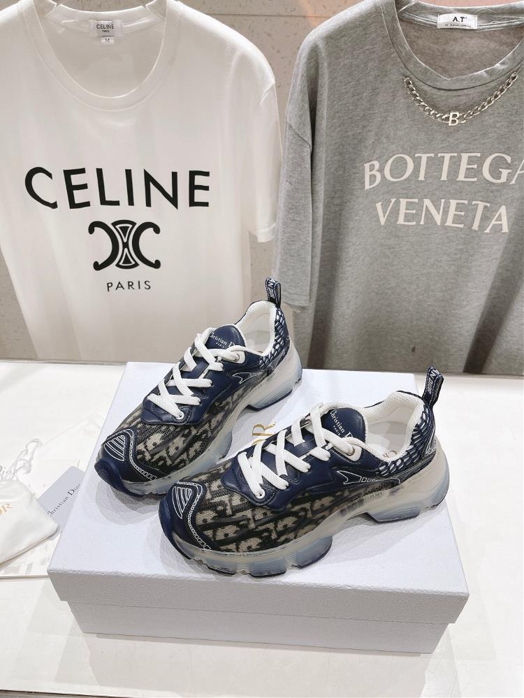 Market High Version The Dior family vibe sneakers are the iconic style of the SS23 new release show incorporating the spirit of the D familys high d