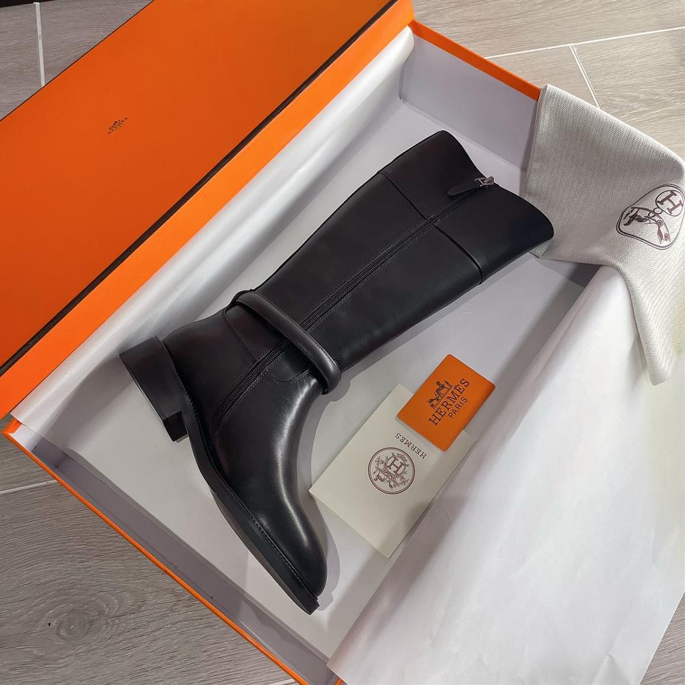 Top edition short boots long boots The H familys new Hermes AutumnWinter 2023 womens Kelly buckle Martin boots featuring a strap design and Kelly