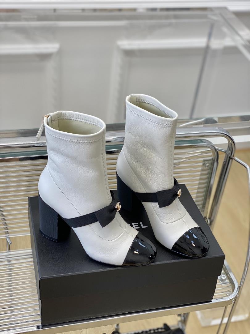 Chanel Bow Short BootsTake a good look at this seasons collectionMary Jane cannot refuse the b