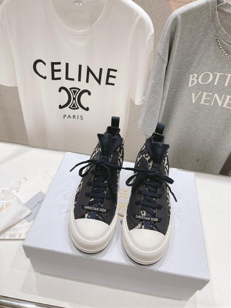 High version factory The Dior 2023 SS Early Autumn Show Sneakers will carry on the classic to the end featuring high top casual shoes and sneakers th